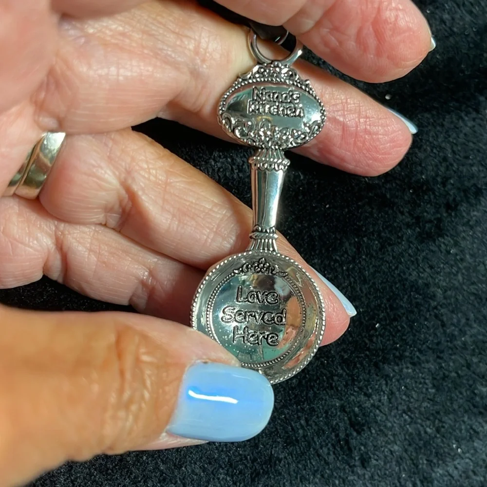 BNIB GANZ STUDIO 101 4-PIECE SILVER TONE MEASURING SPOONS “NANA’S KITCHEN” SET
